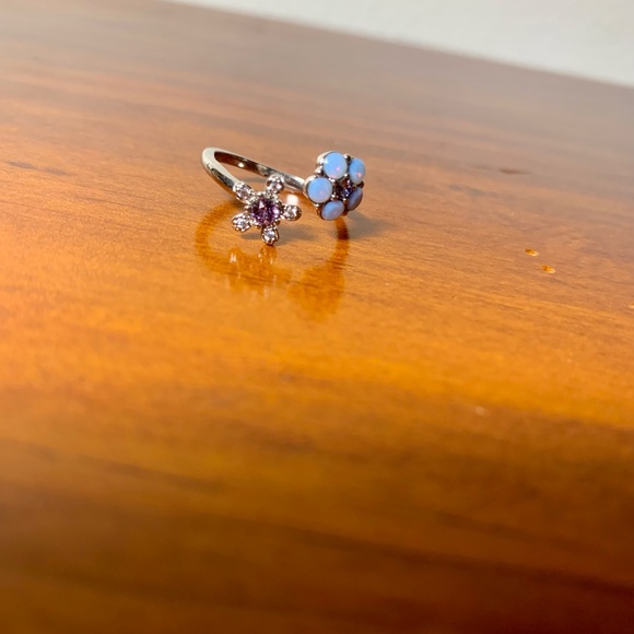 Women’s ring adjustable size 6-7 - Picture 3 of 8